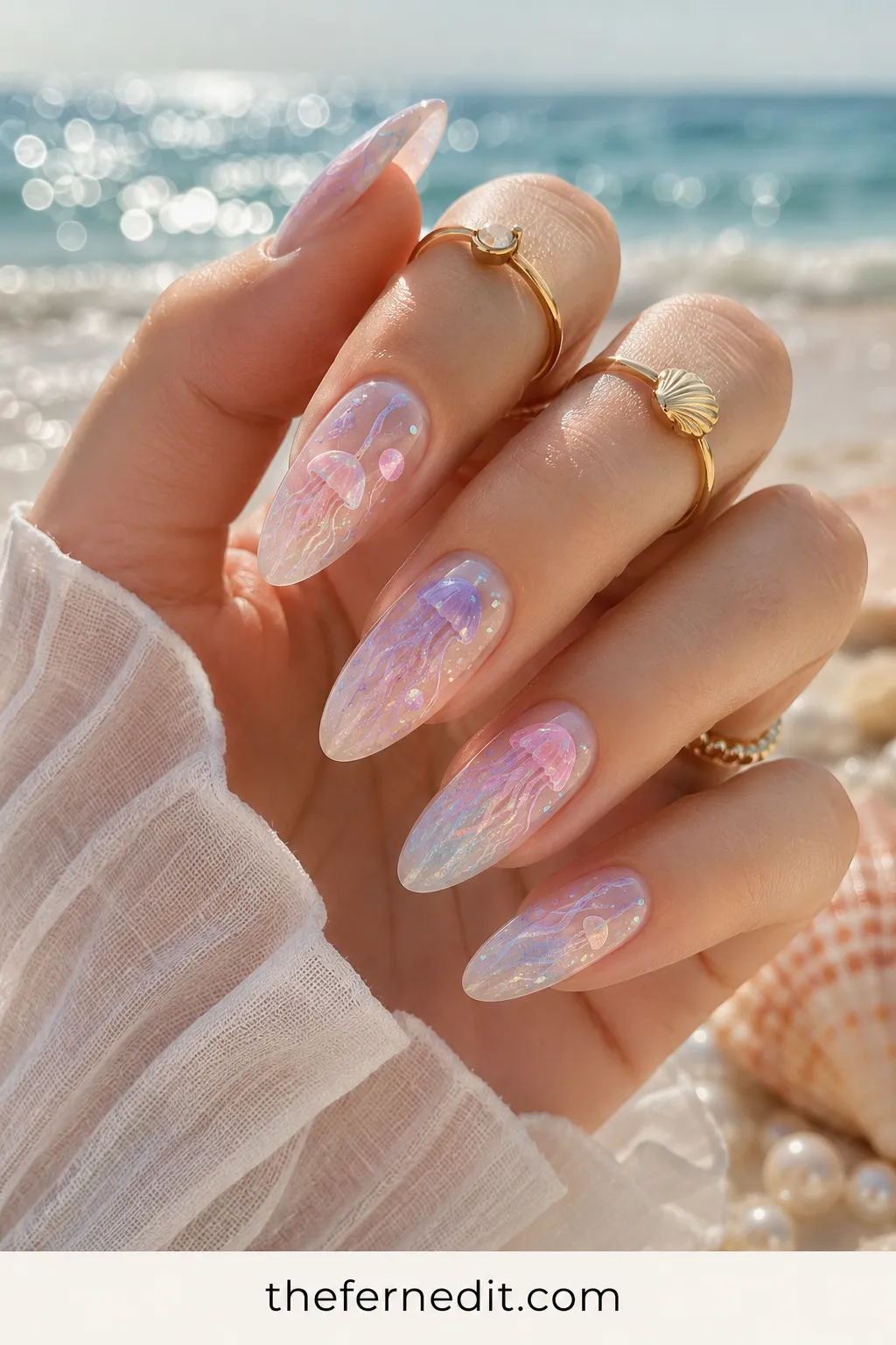 Glazed &amp; Pearl Nails: 10 Iridescent Chrome Designs